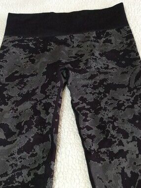AnyBody Black & Dark Gray Patterned Activewear Leggings - WMNS XL- NWOT